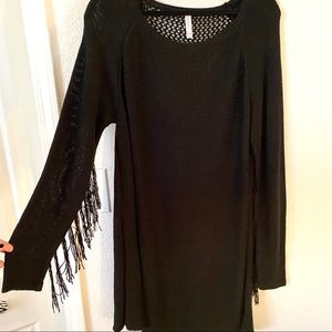 fringe sleeved sweater